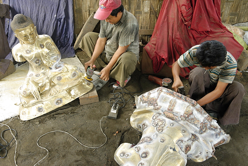 Lost-wax casting open air workshop, Amarapura, Mandalay Division, Republic of the Union of Myanmar (Burma), Asia 