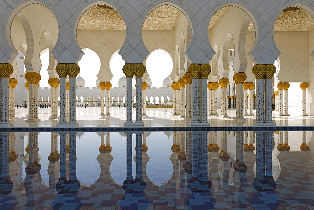 The Sheikh Zayed Grand Mosque, Abu Dhabi, United Arab Emirates, Middle East