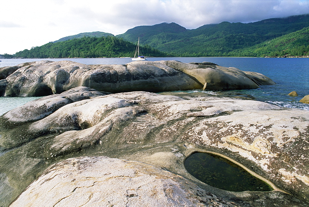 Rocks on coast, Ile Therese (Therese island), northwest coast, island of Mahe, Seychelles, Indian Ocean, Africa