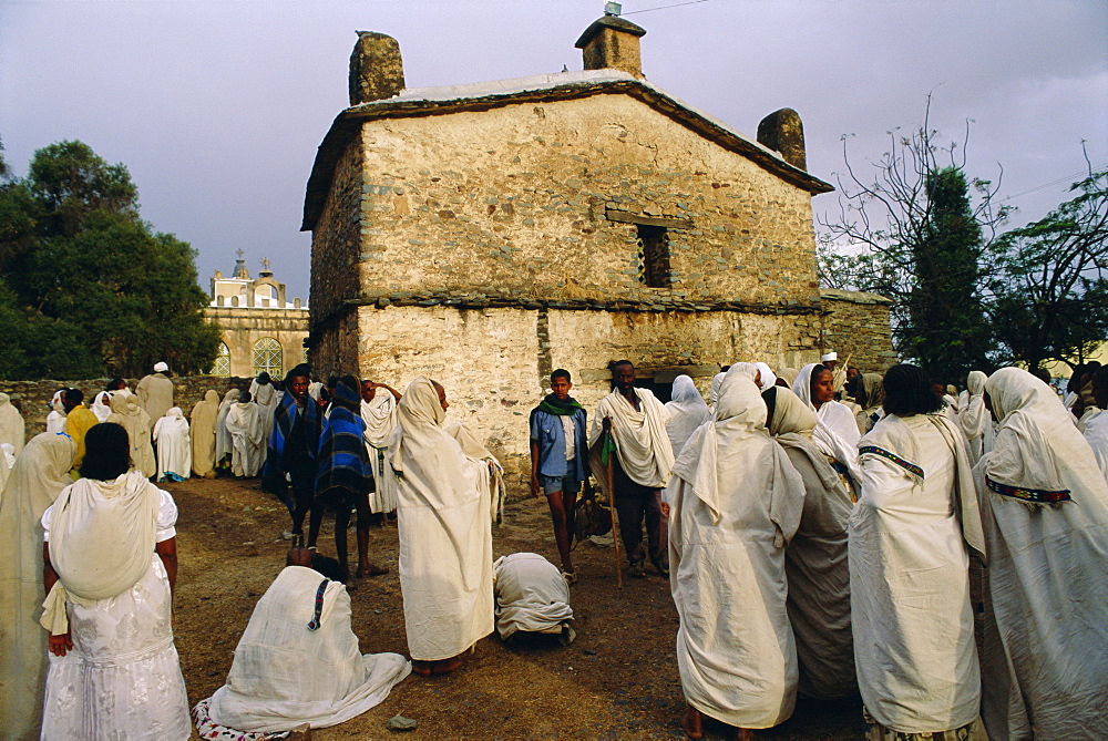 Pilgrims at the Easter Festival, St. Mary of Sion, Axoum (Axum), Abyssinian Highlands, Tigre, Ethiopia, Africa 