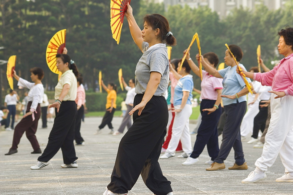 Early morning tai chi exercises, Taipei City, Taiwan, Asia