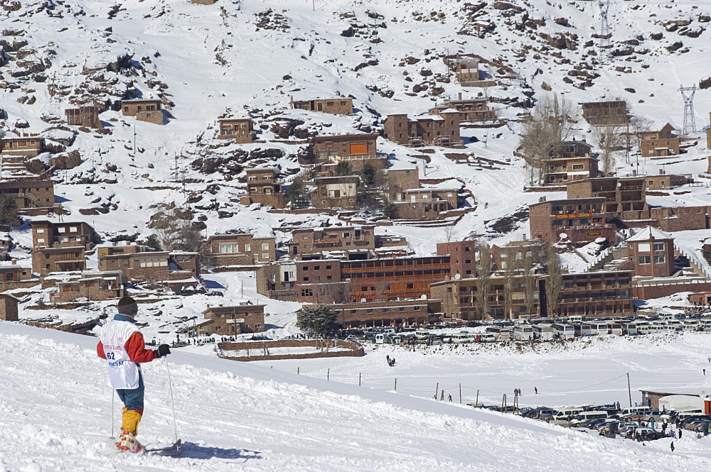 Skiers, Oukaimeden ski resort, Morocco, North Africa, Africa