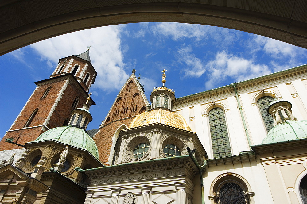 Wawel Cathedral dating from 14th century, Old Town, UNESCO World Heritage Site, Krakow (Cracow), Poland, Europe