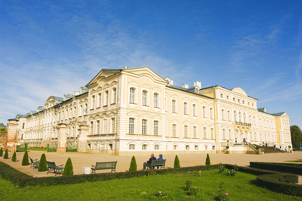 Baroque style Rundales Palace (Rundales Pils) designed by Bartolomeo Rastrelli, built in 18th century for Ernst Johann von Buhren, Duke of Courland, Zemgale, near Bauska, Latvia, Baltic States, Europe