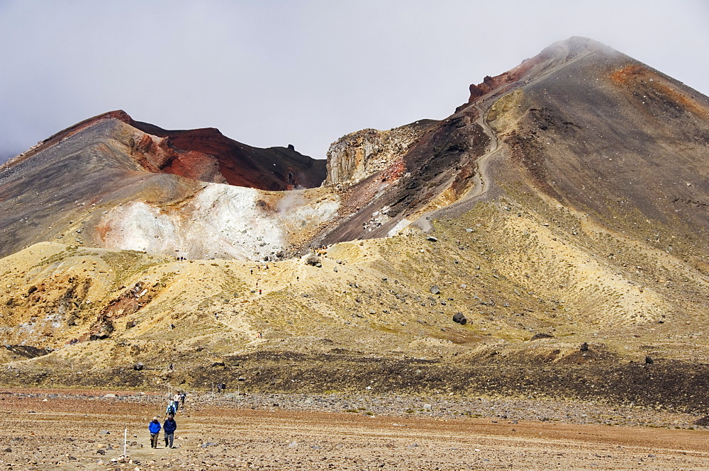 Hikers at Red Crater on the Tongariro Crossing, Tongariro National Park, the oldest national park in the country, UNESCO World Heritage Site, Taupo Volcanic Zone, North Island, New Zealand, Pacific