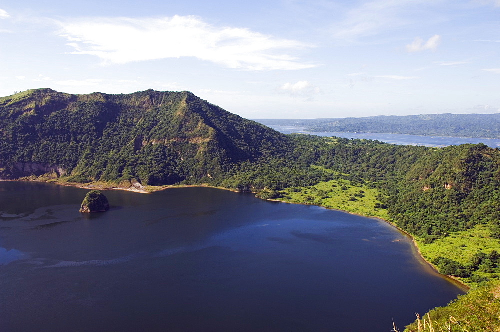 Taal volcano, crater lake, Lake Taal, Luzon, Philippines, Southeast Asia, Asia