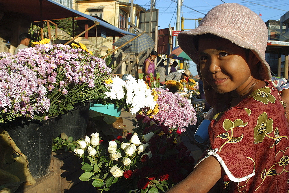 Flower seller, Pathein (Bassein), Myanmar (Burma), Asia