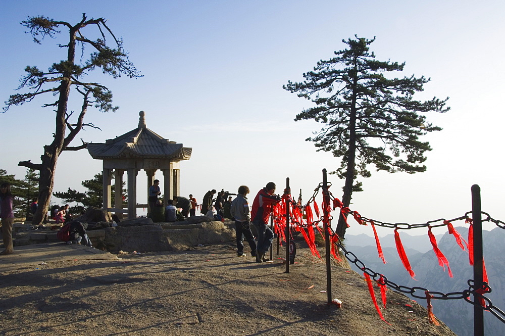 A pavilion on Hua Shan, a granite peaked mountain, 2160m), Shaanxi Province, China, Asia