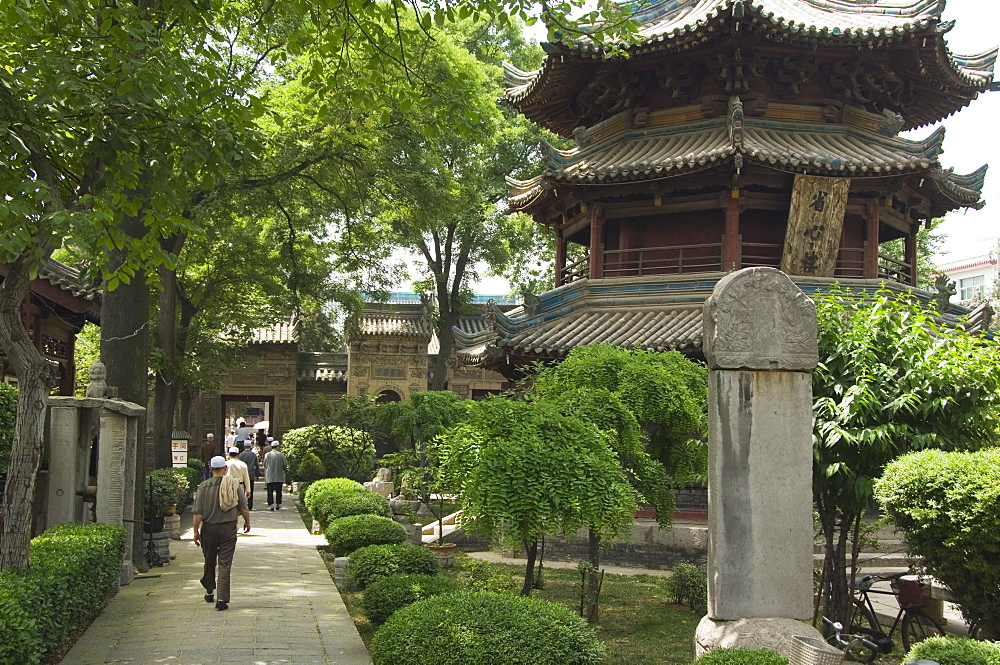 The Great Mosque located in the Muslim Quarter home to the citys Hui community, Xian City, Shaanxi Province, China, Asia