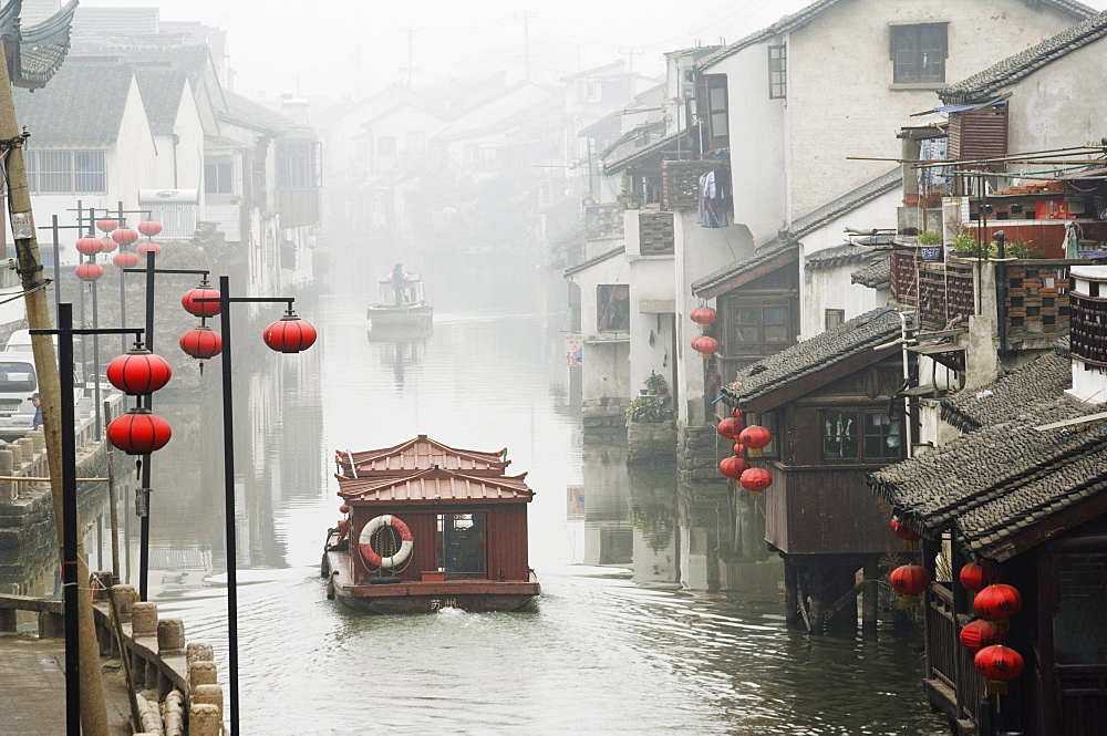 Traditional old riverside houses in Shantang water town, Suzhou, Jiangsu Province, China, Asia