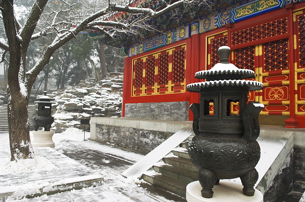 A temple covered in snow after a winter snowfall, Fragrant Hills Park, Western Hills, Beijing, China, Asia