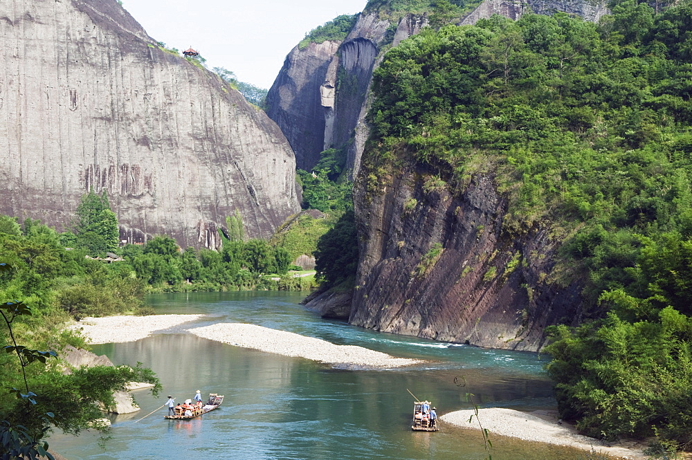 Bamboo river rafting at Tianyou Feng Heavenly Tour Peak in Mount Wuyi National Park, UNESCO World Heritage Site, Fujian Province, China, Asia