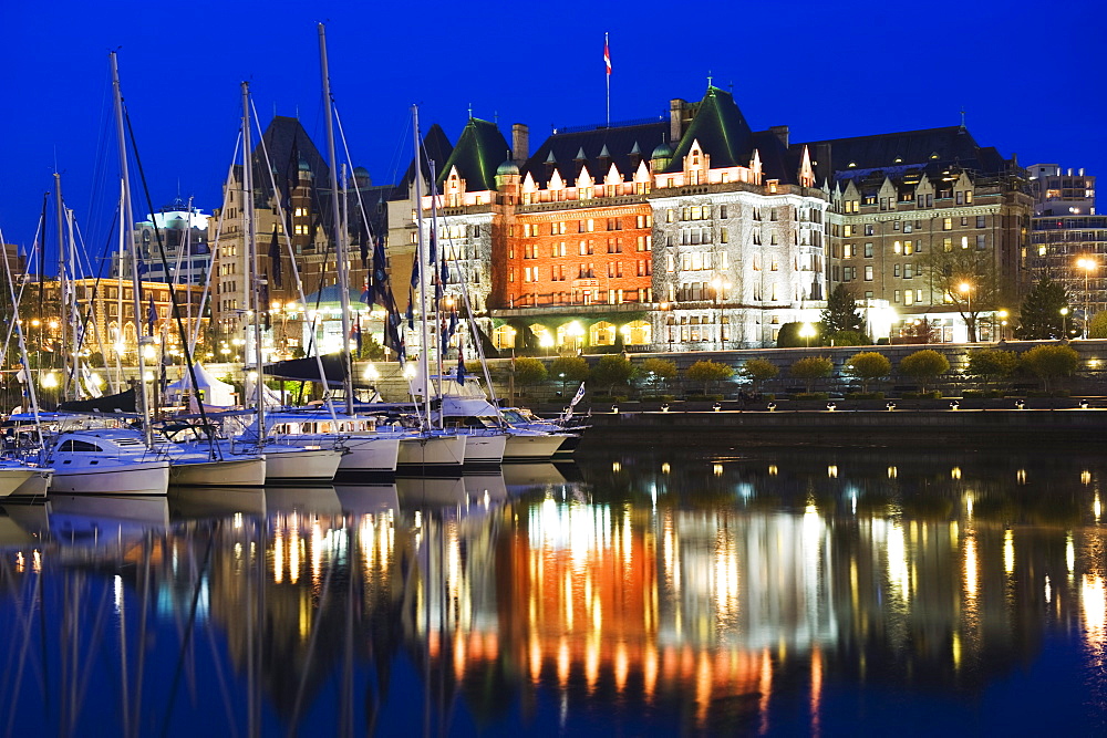 Fairmont Empress Hotel, James Bay Inner Harbour, Victoria, Vancouver Island, British Columbia, Canada, North America