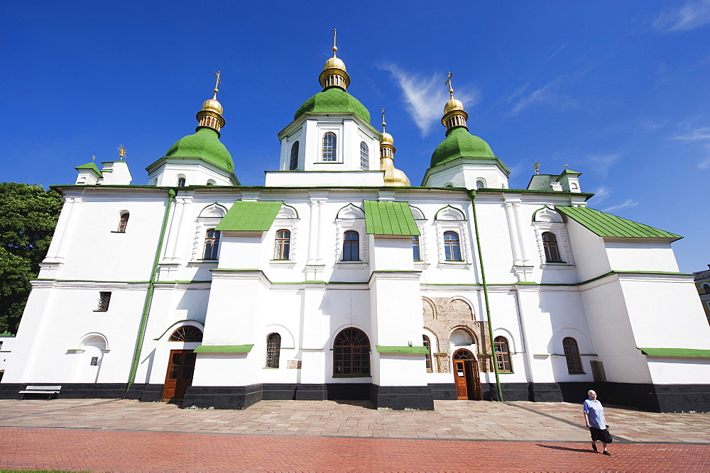 St. Sophia's Cathedral, built between 1017 and 1031 with baroque style domes, UNESCO World Heritage Site, Kiev, Ukraine, Europe