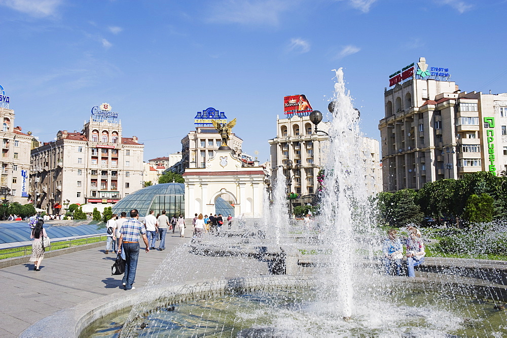 Maidan Nezalezhnosti (Independence Square), Kiev, Ukraine, Europe