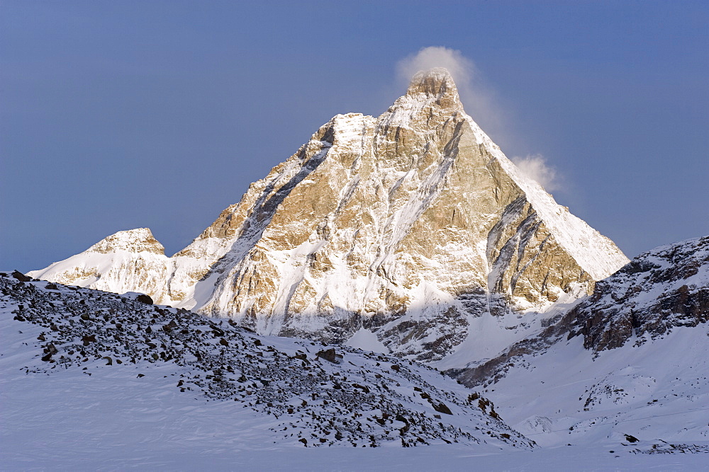 Mountain scenery and Monte Cervino (The Matterhorn), Cervinia, Valle d'Aosta, Italian Alps, Italy, Europe