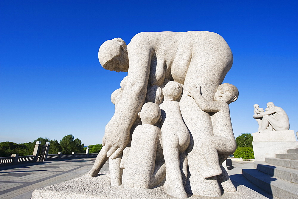 Mother and children, stone sculpture by Emanuel Vigeland, Vigeland Park, Oslo, Norway, Scandinavia, Europe