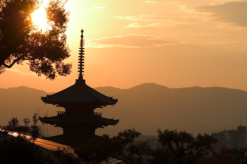 Sunset, Yasaka no to pagoda, Kyoto city, Honshu, Japan, Asia