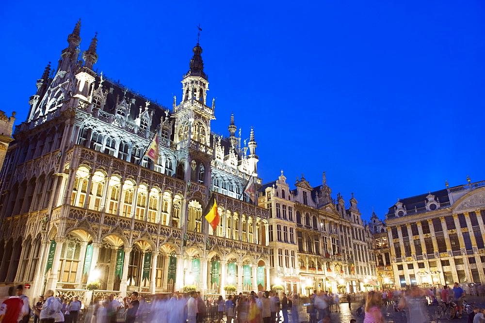 Hotel de Ville (Town Hall) in the Grand Place illuminated at night, UNESCO World Heritage Site, Brussels, Belgium, Europe