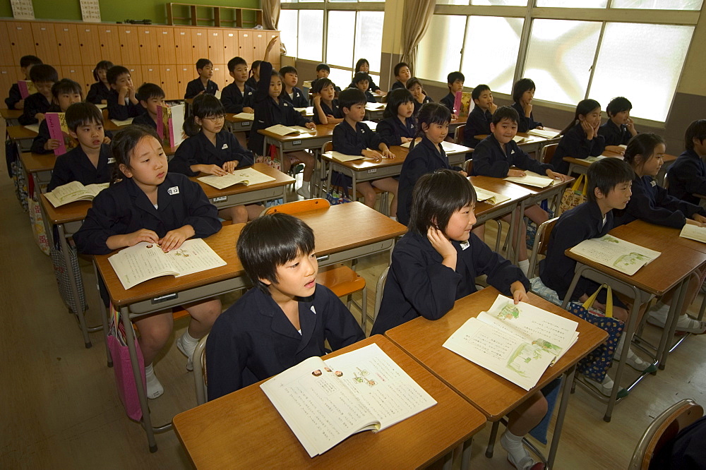 Students in class, elementary school, Tokyo, Honshu, Japan, Asia