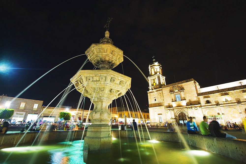 Fountain in Plaza Valladolid, Morelia, UNESCO World Heritage Site, Michoacan state, Mexico, North America