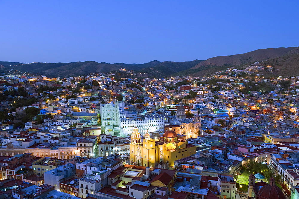 Basilica de Nuestra Senora de Guanajuato and University building, Guanajuato, UNESCO World Heritage Site, Guanajuato state, Mexico, North America