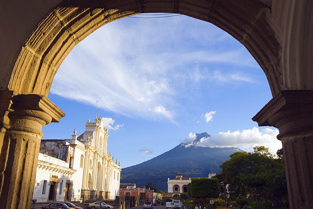 Cathedral and Volcan de Agua, 3765m, Antigua, Guatemala, Central America