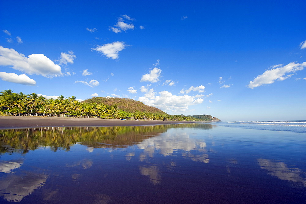 Beach at Playa Sihuapilapa, Pacific Coast, El Salvador, Central America