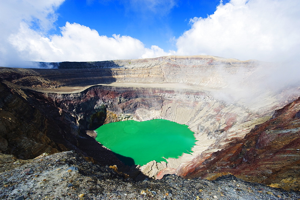 Crater lake of Volcan Santa Ana, 2365m, Parque Nacional Los Volcanes, El Salvador, Central America