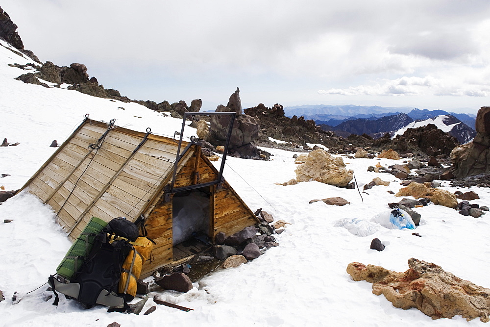 Hut at camp Berlin at 6000m, Aconcagua 6962m, highest peak in South America, Aconcagua Provincial Park, Andes mountains, Argentina, South America