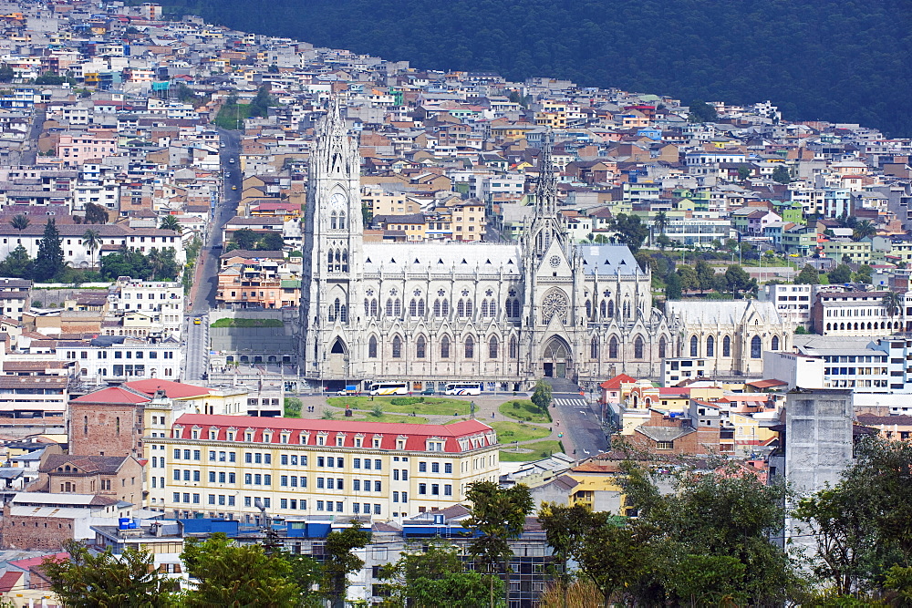 Gothic Basilica del Voto Nacional, old town, UNESCO World Heritage Site, Quito, Ecuador, South America