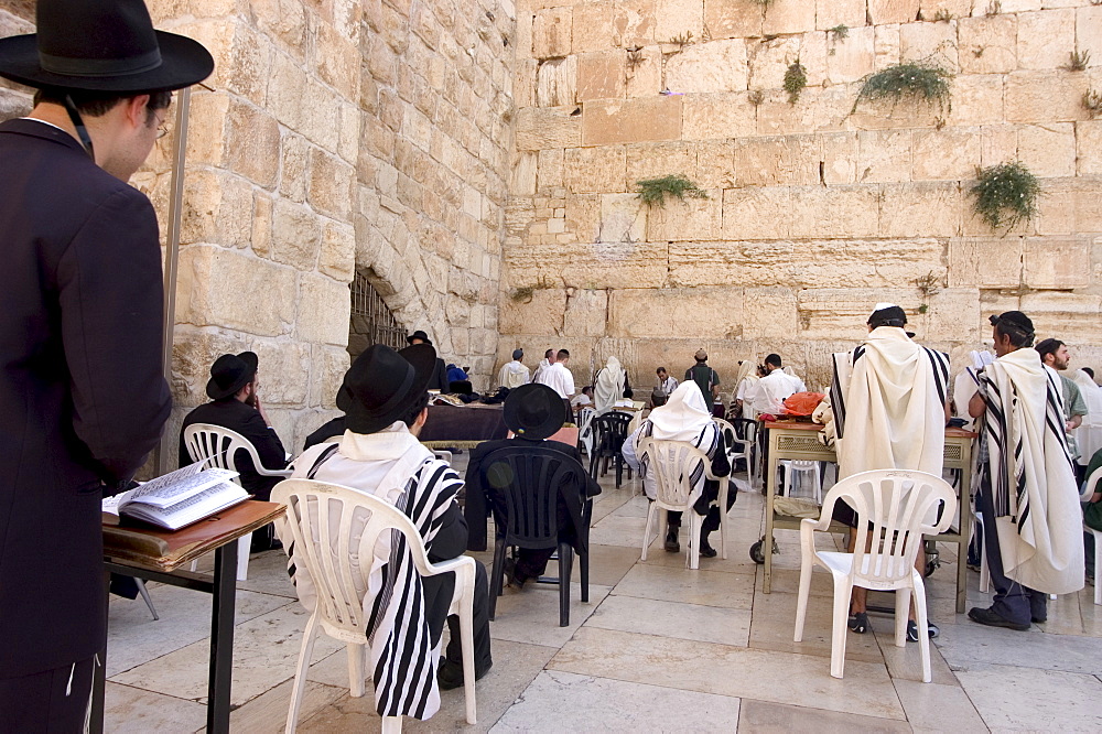 Praying at the Western (Wailing) Wall, Old Walled City, Jerusalem, Israel, Middle East