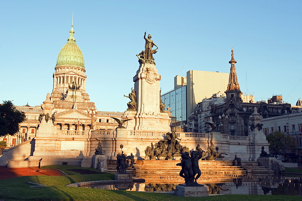 Monumento a los dos Congresos, Palacio del Congreso (National Congress Building), Plaza del Congreso, Buenos Aires, Argentina, South America