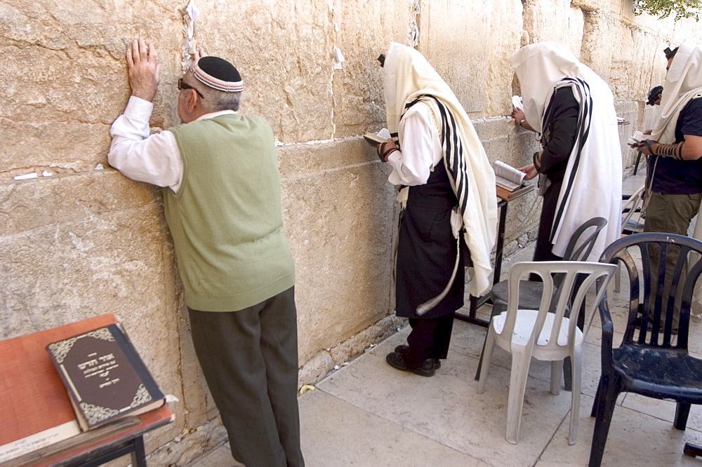 Praying at the Western (Wailing) Wall, Old Walled City, Jerusalem, Israel, Middle East