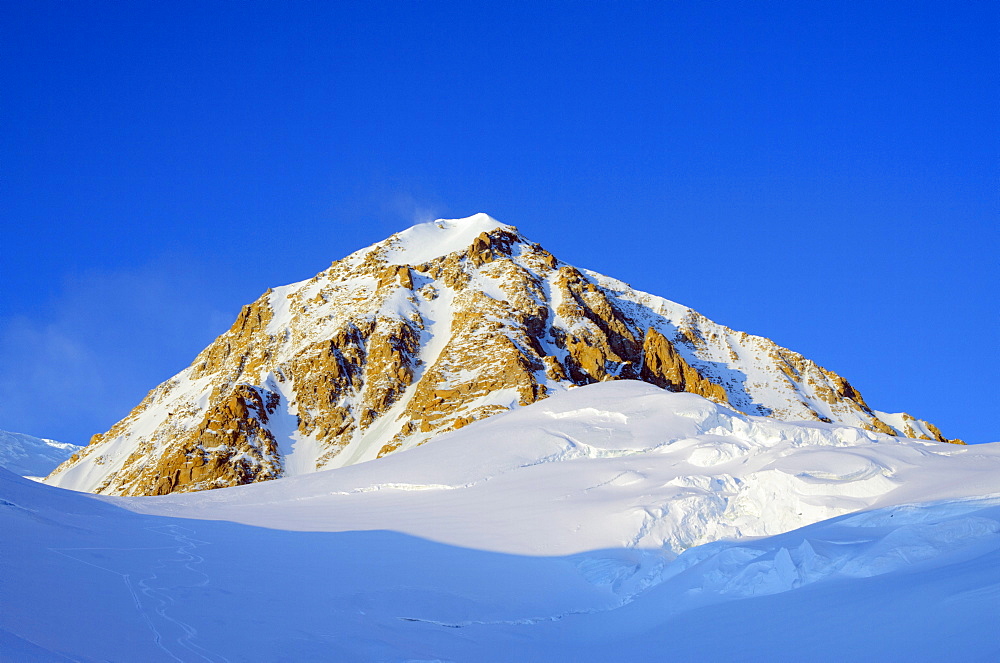 Mount McKinley, 6194m, highest mountain in North America, Denali National Park, Alaska, United States of America, North America 