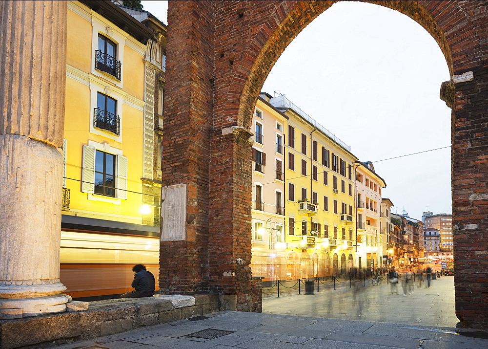 Piazza San Lorenzo, Milan, Lombardy, Italy, Europe 