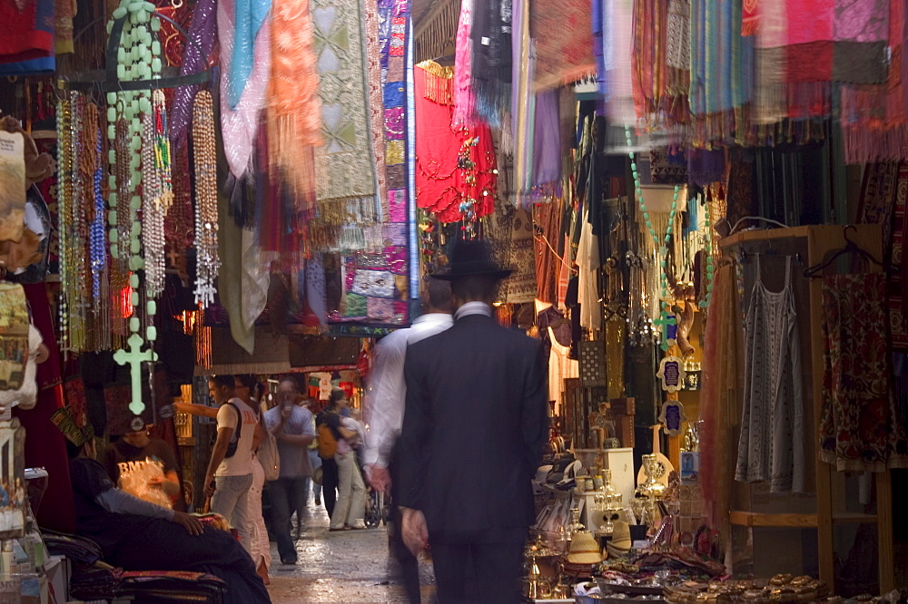 Jewish man in David Street tourist market, Old Walled City, Jerusalem, Israel, Middle East