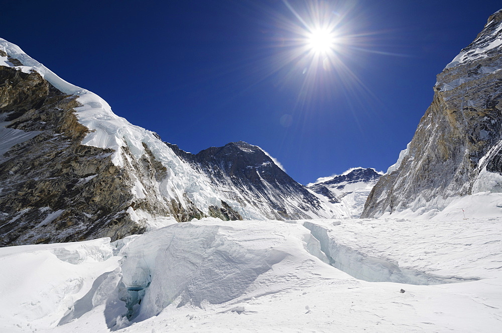 Crevasses and peak of Mount Everest, Solu Khumbu Everest Region, Sagarmatha National Park, UNESCO World Heritage Site, Nepal, Himalayas, Asia 