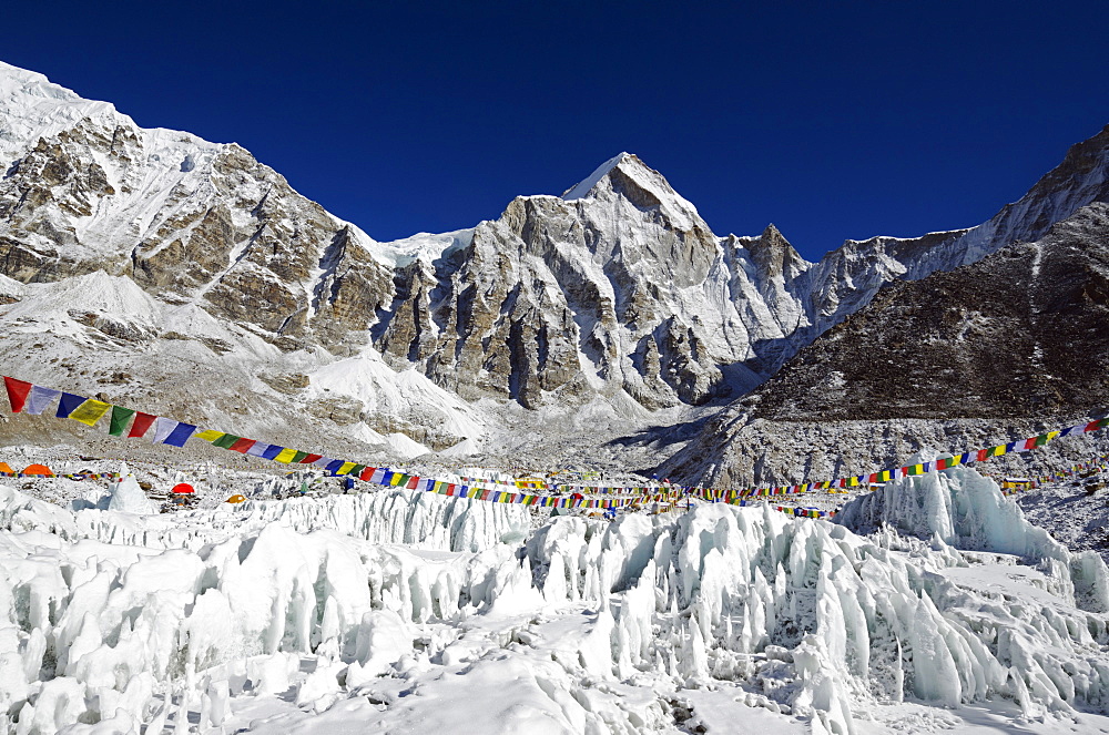 Ice pinnacles near Everest Base Camp, Solu Khumbu Everest Region, Sagarmatha National Park, UNESCO World Heritage Site, Nepal, Himalayas, Asia 