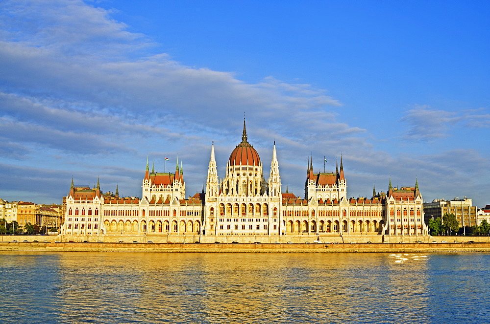 Hungarian Parliament Building, Banks of the Danube, UNESCO World Heritage Site, Budapest, Hungary, Europe