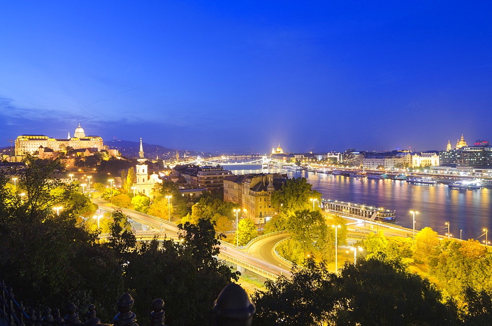 Royal Palace, Banks of the Danube, UNESCO World Heritage Site, Budapest, Hungary, Europe