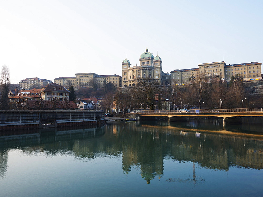 Bundeshauser (Houses of Parliament) and River Aar, Bern, Switzerland, Europe