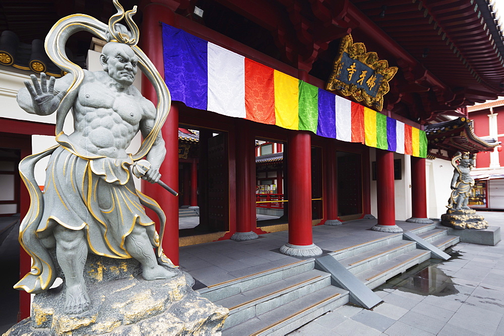 Guardian statue, Buddha Tooth Relic Temple, Singapore, Southeast Asia, Asia