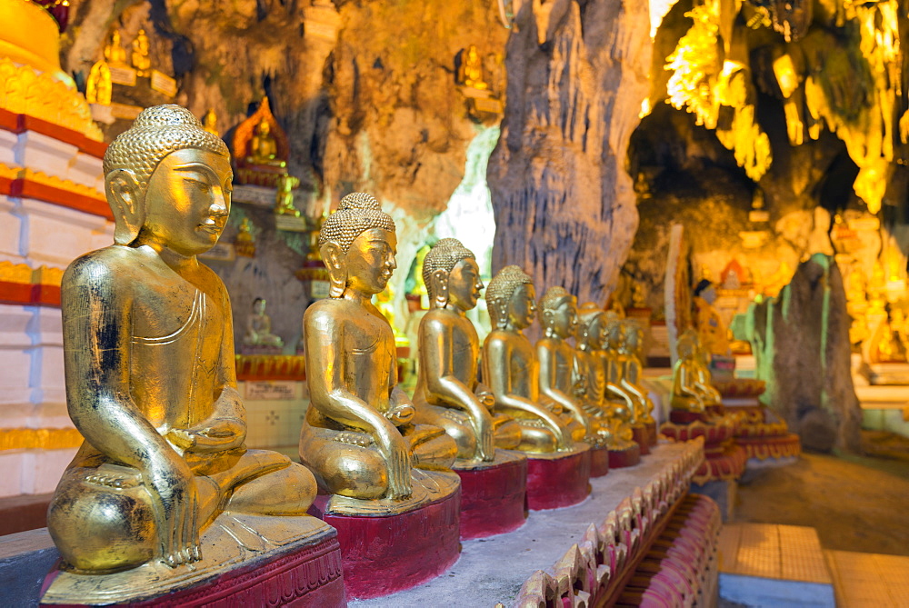 Buddha statues in entrance to Shwe Oo Min Natural Cave Pagoda, Pindaya, Myanmar (Burma), Asia