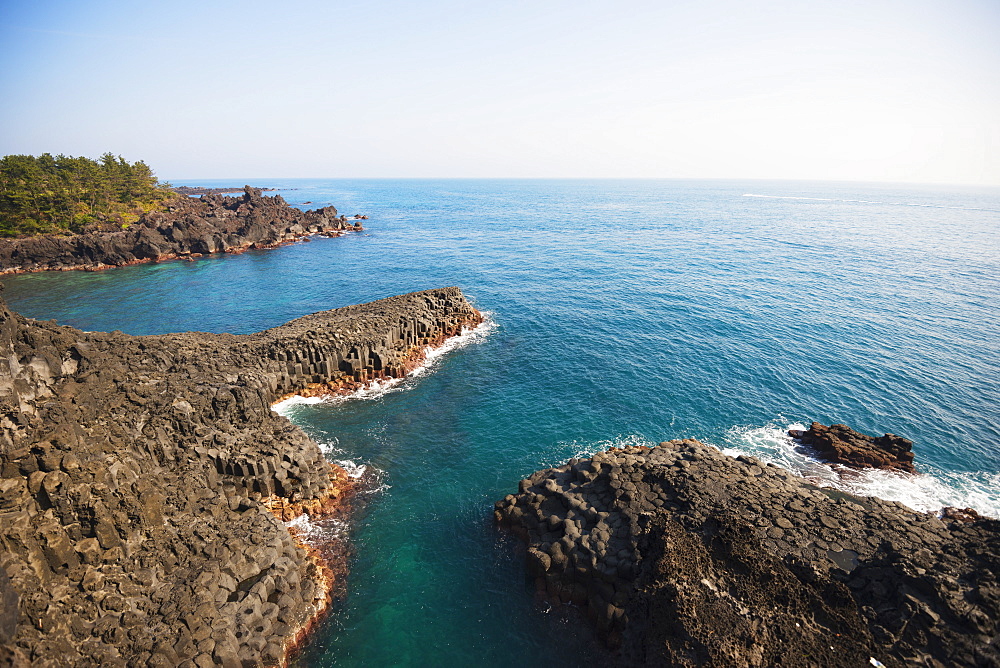 Jungman Daepo columnar jointed lava formation, Seogwipo, Jeju Island, UNESCO World Heritage Site, South Korea, Asia