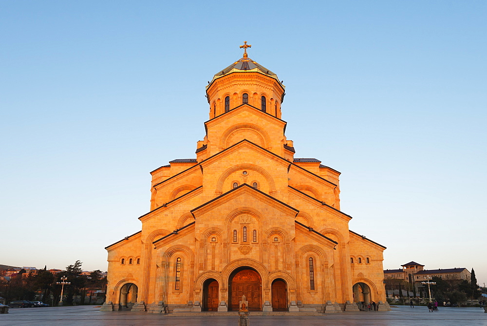 Tbilisi Sameda Cathedral (Holy Trinity) biggest Orthodox Cathedral in Caucasus, Tbilisi, Georgia, Central Asia, Asia