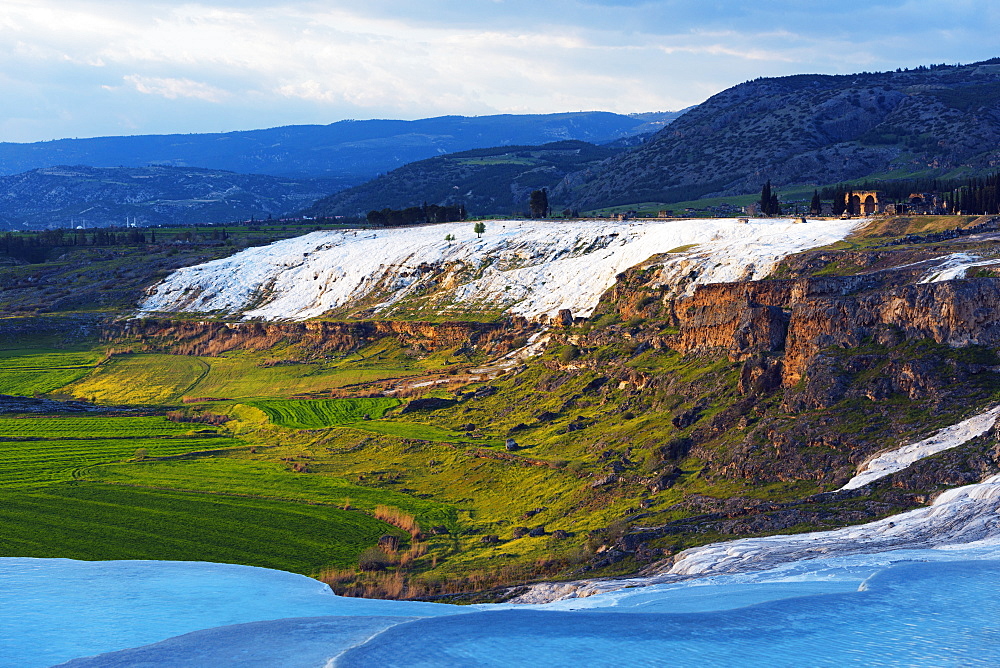 White travertine basins, Pamukkale, UNESCO World Heritage Site, Western Anatolia, Turkey, Asia Minor, Eurasia