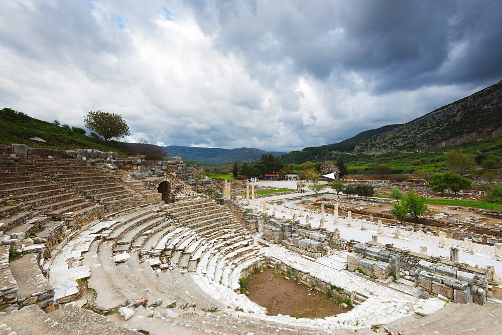 Ancient Roman amphitheater, Ephesus, Selcuk, Anatolia, Turkey, Asia Minor, Eurasia