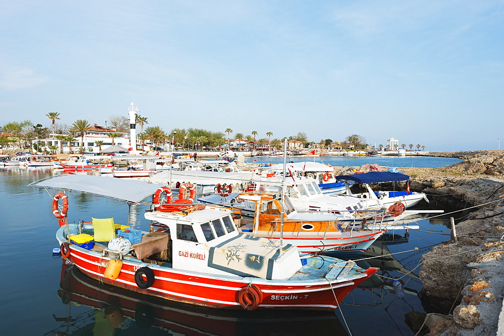 Harbour and 2nd century Temple of Apollo and Athena, Side, Lycia, Turquoise Coast, Anatolia, Turkey, Asia Minor, Eurasia