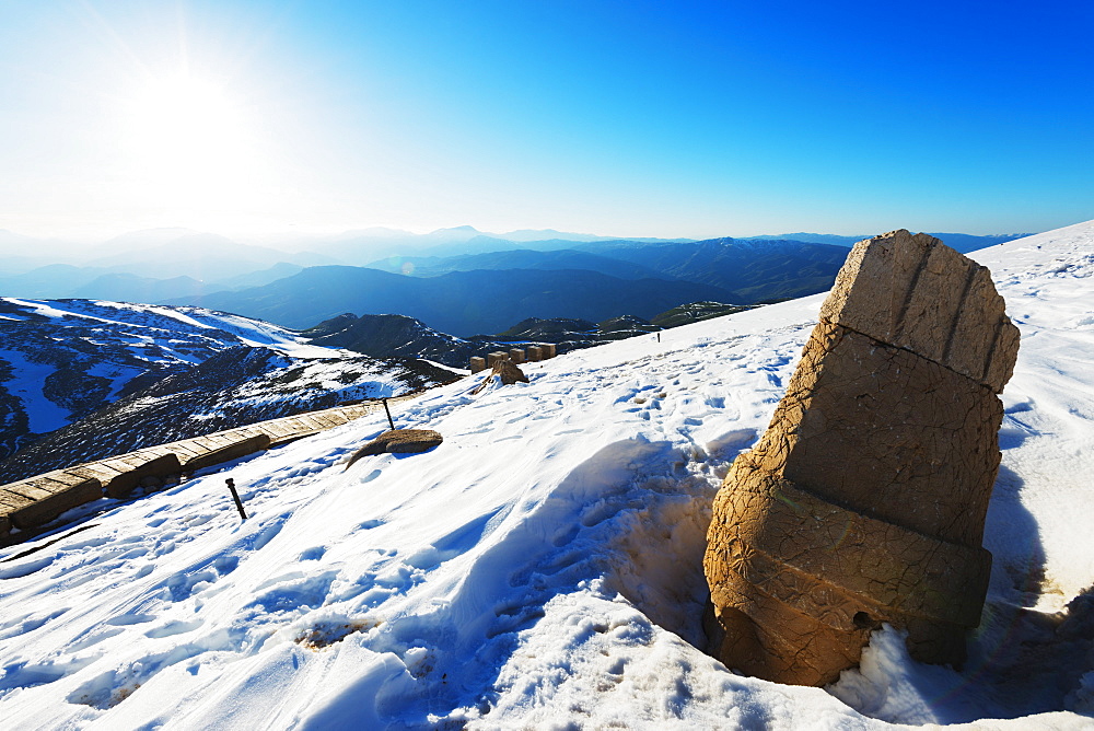 Antiochos Sanctuary, western terrace at sunset, Nemrut Dagi (Mount Nemrut), UNESCO World Heritage Site, Anatolia, Turkey, Asia Minor, Eurasia